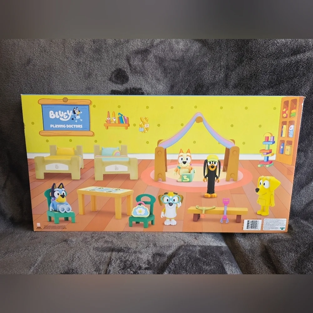 New Bluey Plaving Doctors Value Box, 5 Figures, 11 Accessories and More, Ages 3+